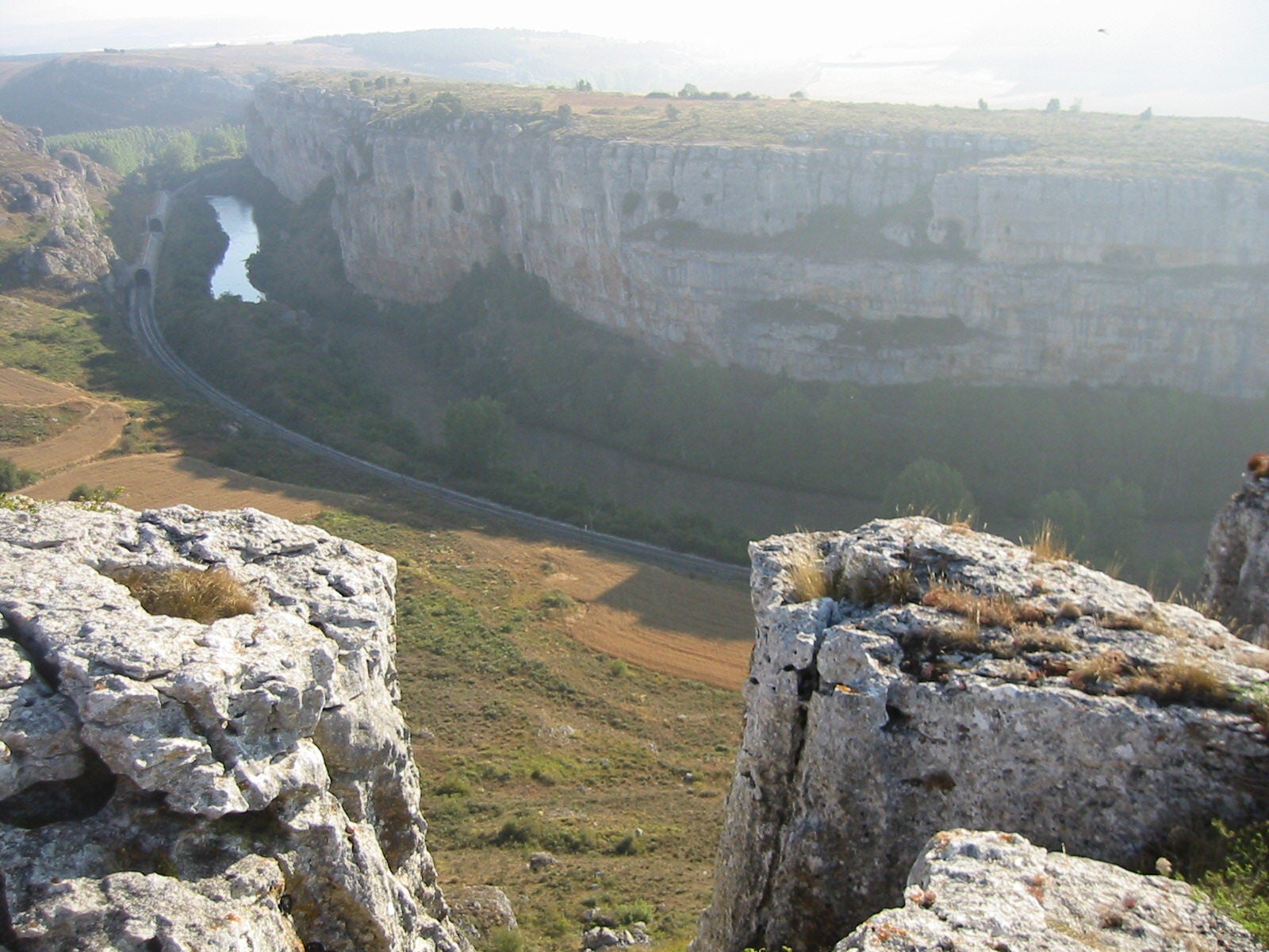 El canón de La Horadada separa el monte Cildá de Las Tuerces. 