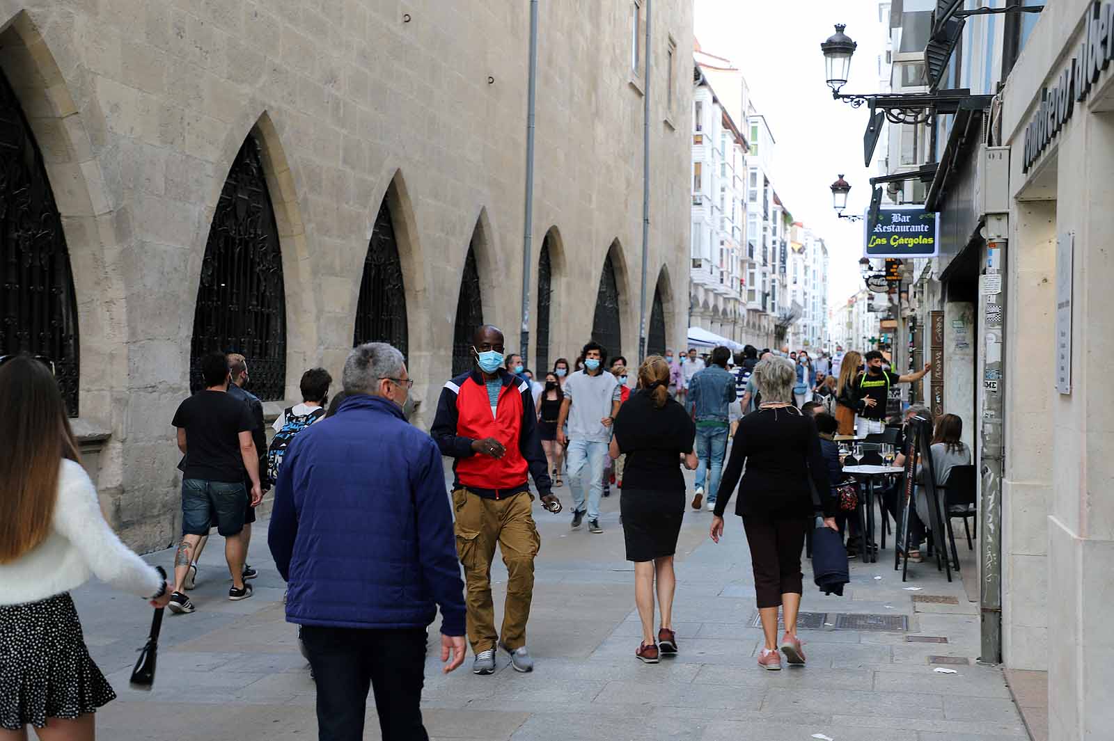 Con el Parral vallado, los burgaleses han optado por el centro de la ciudad para disfrutar de la jornada festiva.