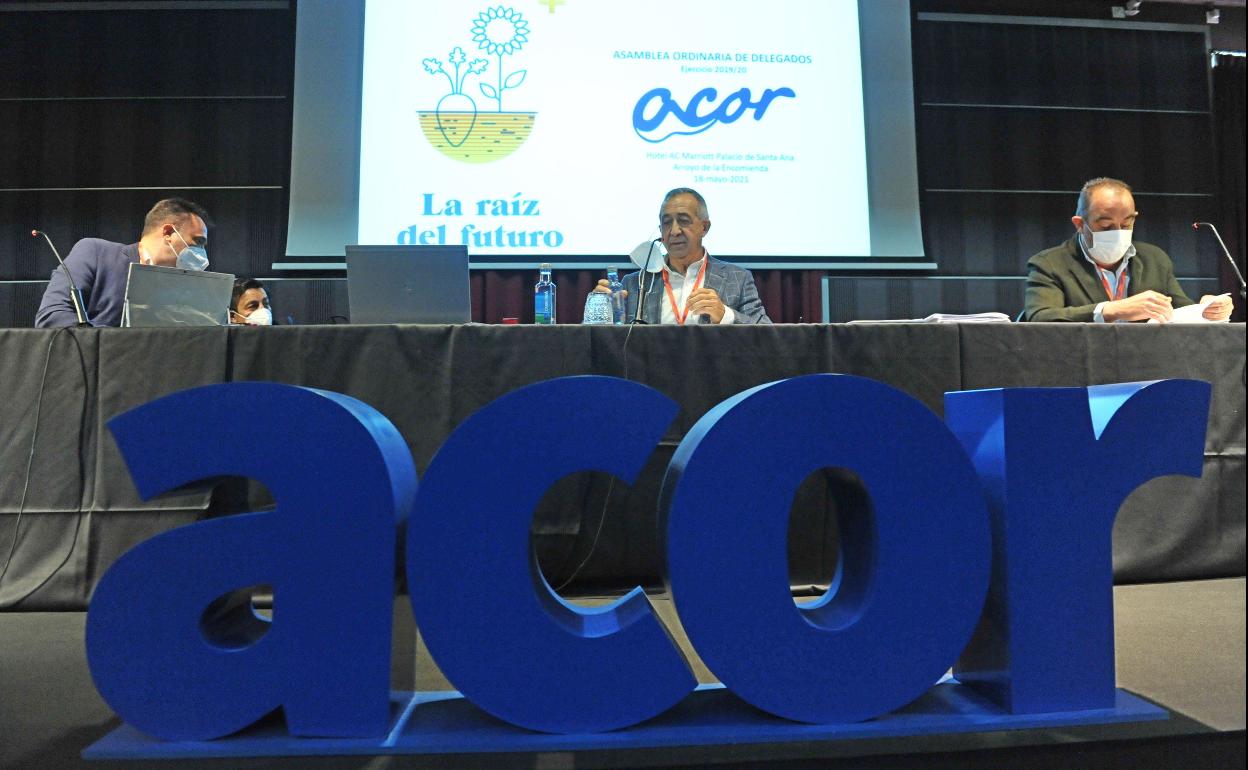 Los representantes de la cooperativa durante la asamblea general de delegados celebrada en mayo. 