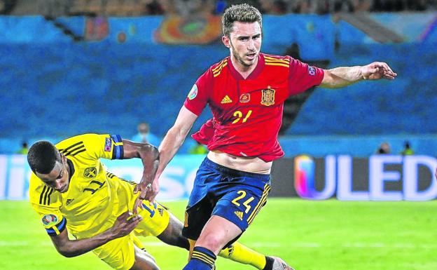 Laporte estuvo sensacional en el partido inaugural contra Suecia y estuvo atento a las galopadas de Alexander Isak