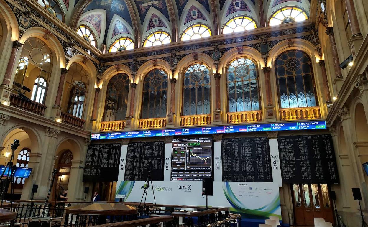 Interior de la Bolsa de Madrid. 