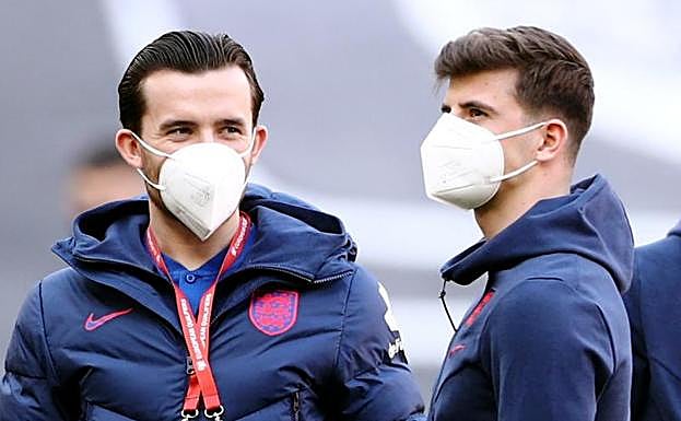 Los jugadores Ben Chilwell y Mason Mount.