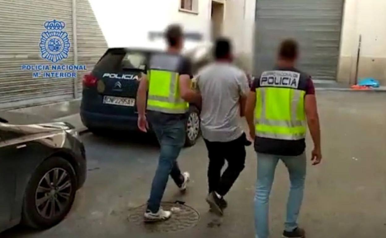 Momento de la detención en Gamonal por parte de los agentes de la Policía Nacional.