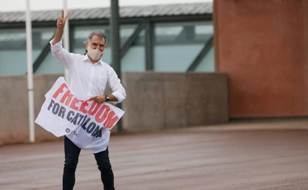 Jordi Cuixart, con una pancarta de 'Freedom for Catalonia'. 