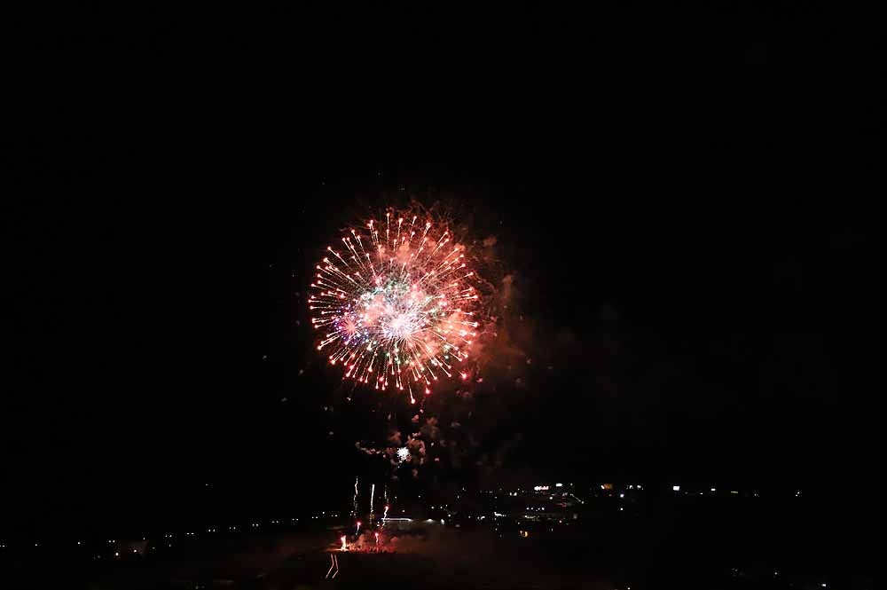 Fotos: Burgos disfruta de los fuegos artificiales en los Sampedros de 2021