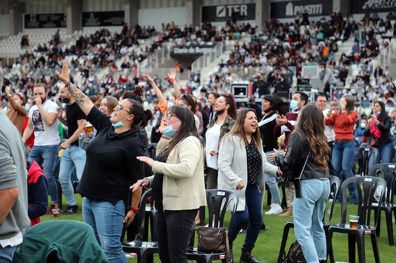 El grupo indie congrega a 2.500 personas en El Plantío en uno de los platos fuertes de los Sampedros