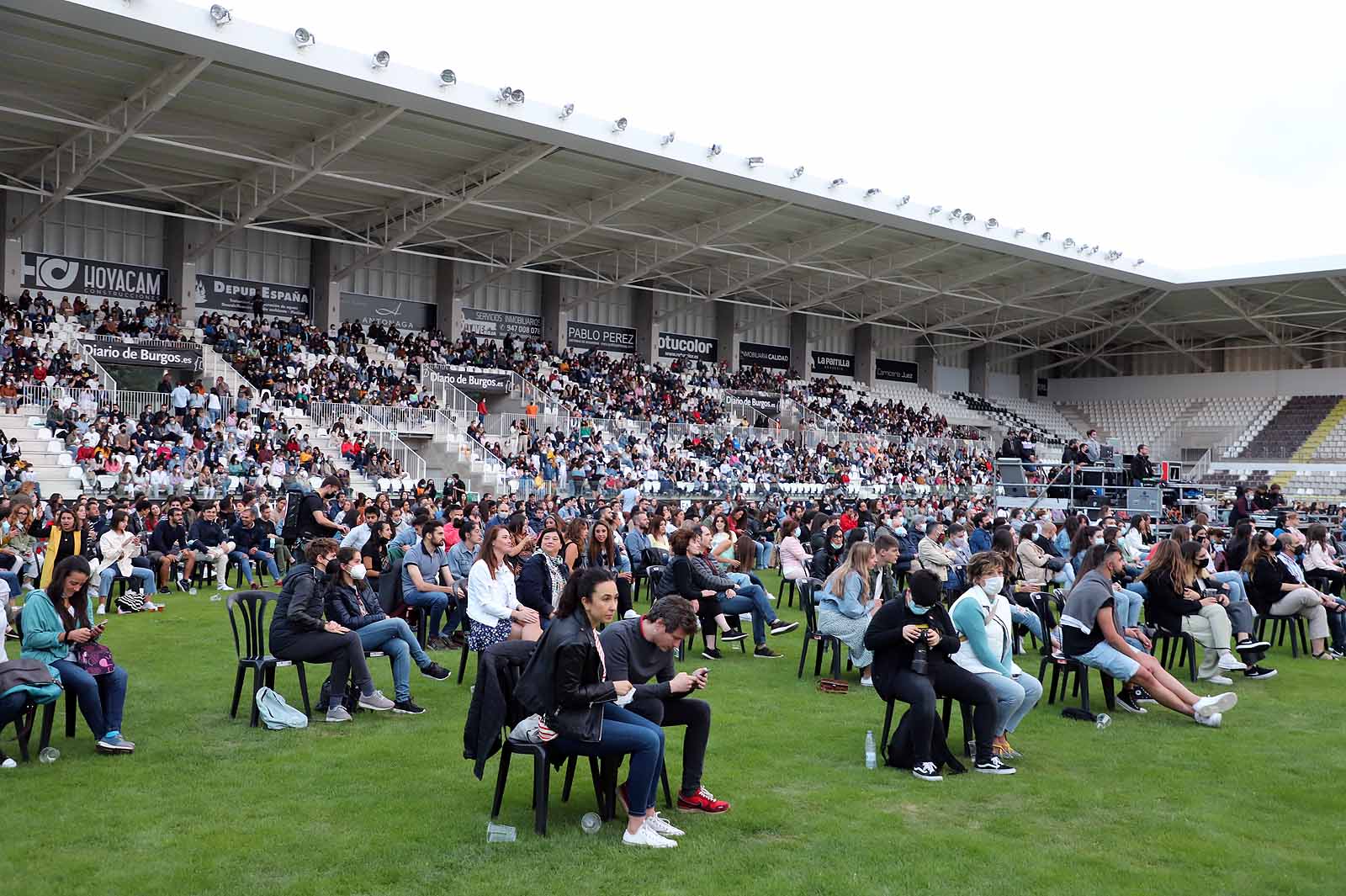 El grupo indie congrega a 2.500 personas en El Plantío en uno de los platos fuertes de los Sampedros