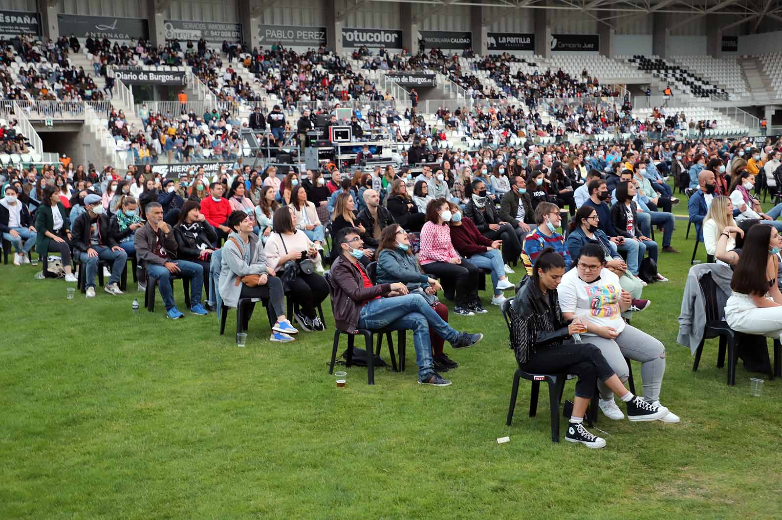 El grupo indie congrega a 2.500 personas en El Plantío en uno de los platos fuertes de los Sampedros