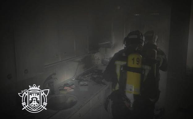 Herido un joven de 21 años en el incendio de una vivienda en Burgos