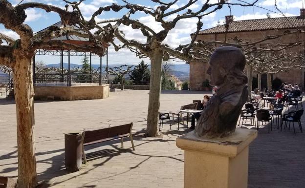 Busto de Felix Rodríguez de la Fuente. 