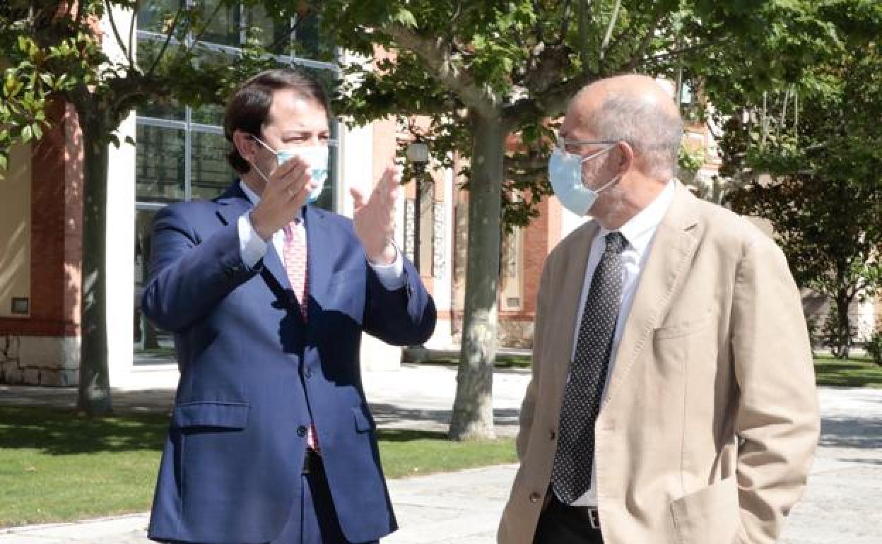 Alfonso Fernández Mañueco y Francisco Igea, en la sede de la Presidencia de la Junta de Castilla y León.