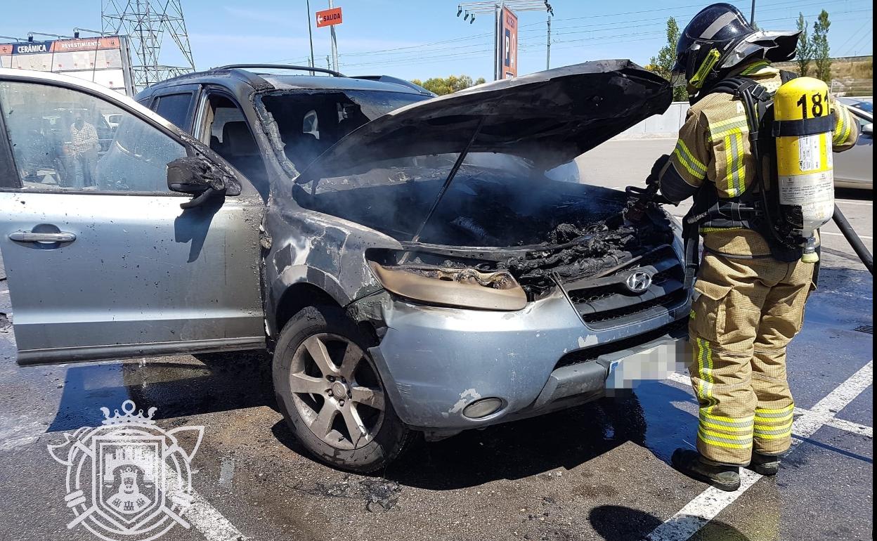 El incendio ha calcinado el vehículo. 