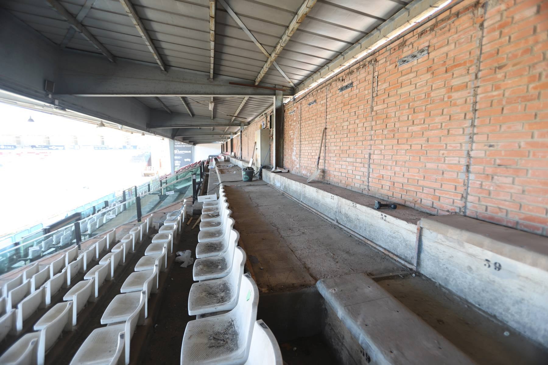 Fotos: El Plantío se prepara para su regreso a Segunda División