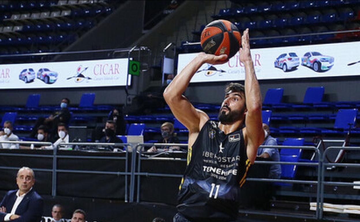 Dani Diez, con la camiseta del Iberostar Tenerife. 
