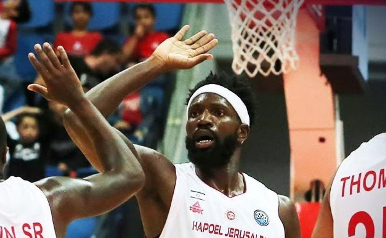 Braimoh, con la camiseta del hapoel Jerusalem. 