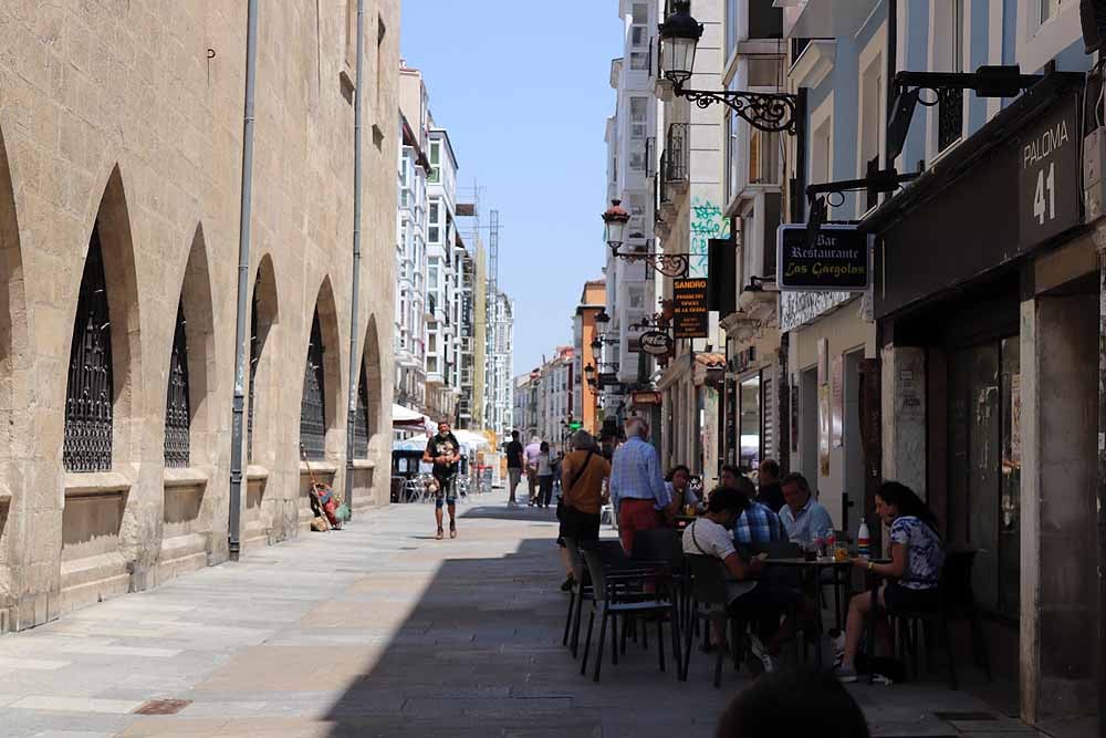 Fotos: Los burgaleses se refugian del calor en sombras y terrazas