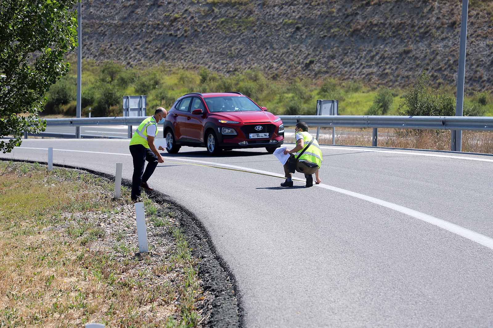 Dos fallecidos y un herido grave en un accidente de tráfico en la AP-1