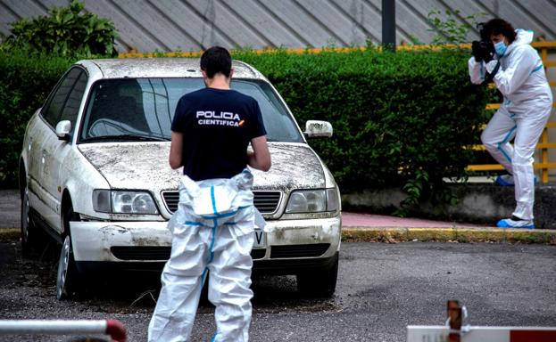 Reabren el crimen de los Barrio en Burgos: la Policía inspecciona el vehículo del padre fallecido