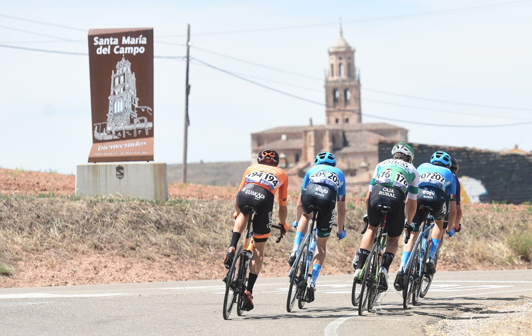 Fotos: Planckaert se enfunda el primer maillot morado de la Vuelta a Burgos