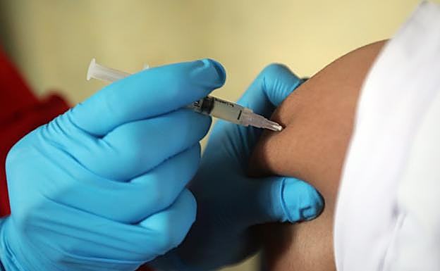 Sanidad convoca en Miranda a los nacidos entre 1989 y 1994 para la segunda dosis