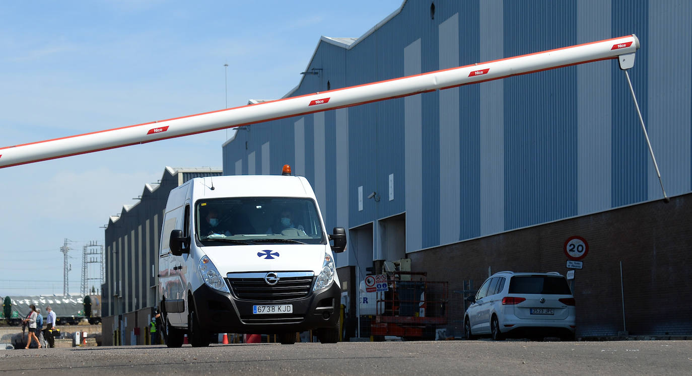 Accidente laboral en Gonvarri donde han fallecido dos trabajadores tras caer de una altura de 10 metros.