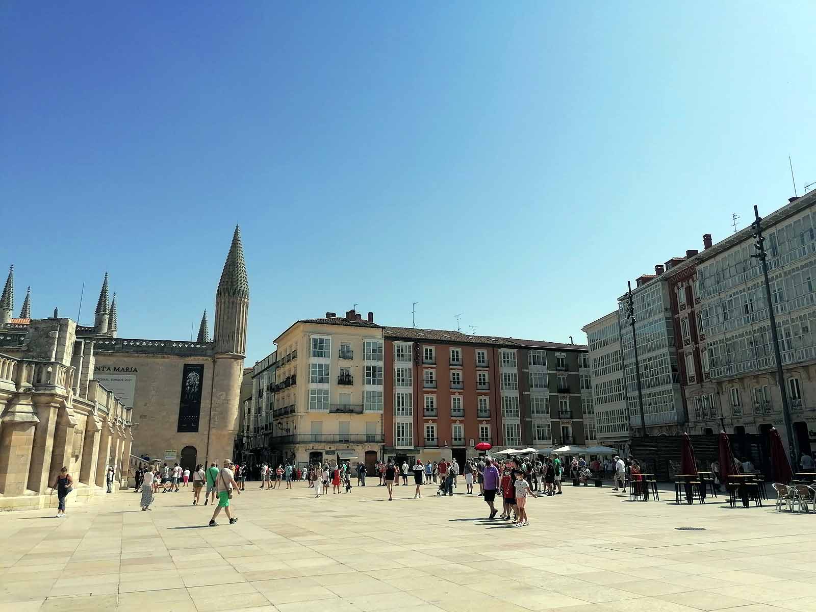 Las terrazas a la sombra han sido parada obligatoria para muchos. 