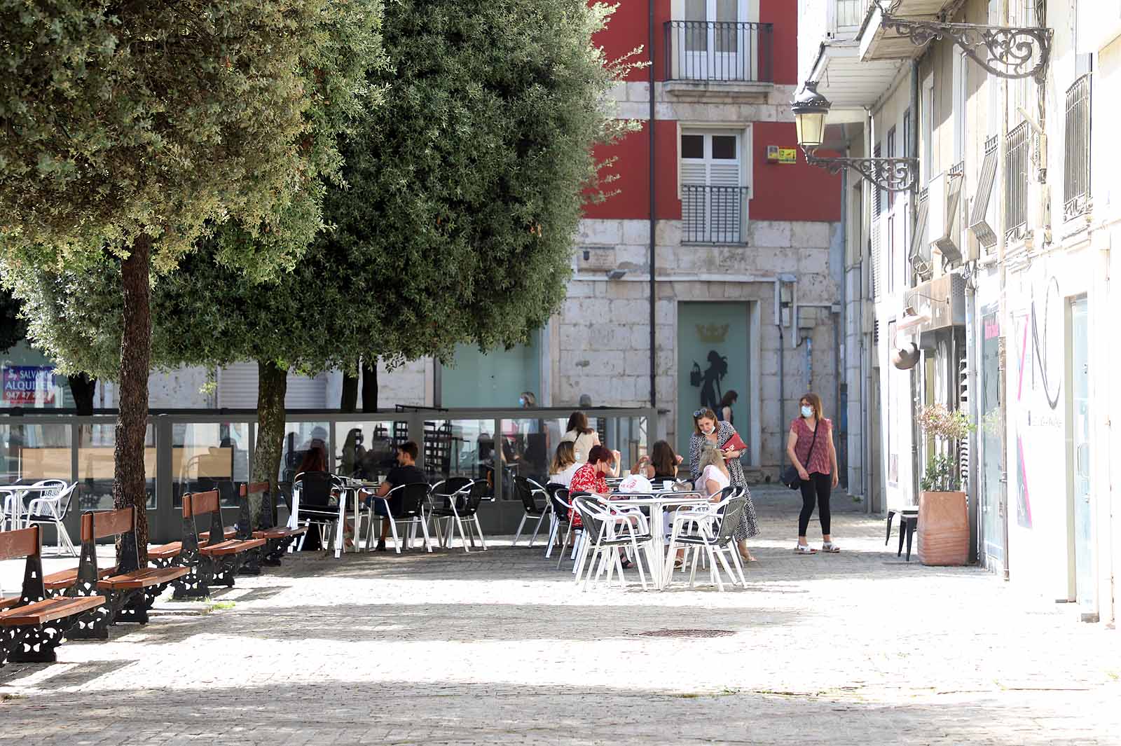 Las terrazas a la sombra han sido parada obligatoria para muchos. 