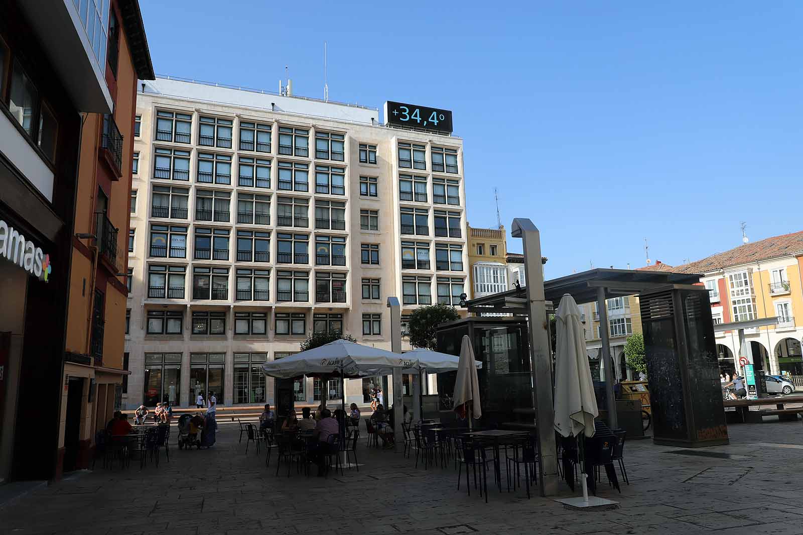 Los termómetros de la capital han alcanzado los 35,4º C durante la tarde del miércoles.