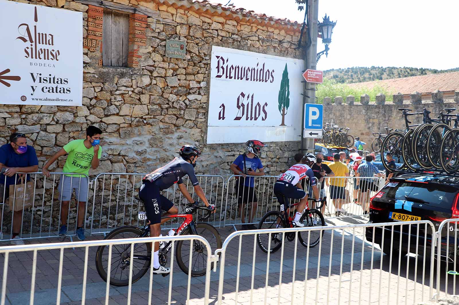 La localidad burgalesa disfruta con el inicio de una jornada marcada por la montaña.