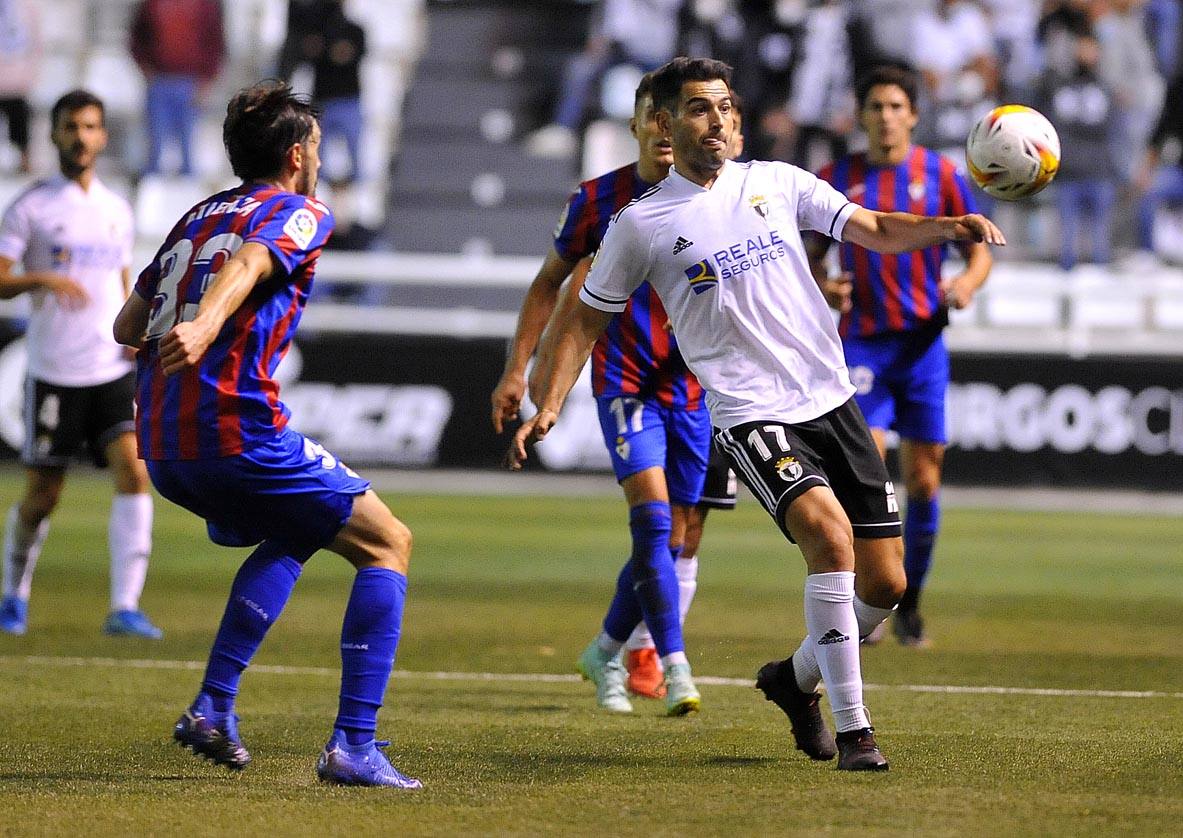 Fotos: Imágenes del Burgos CF - Eibar en El Plantío