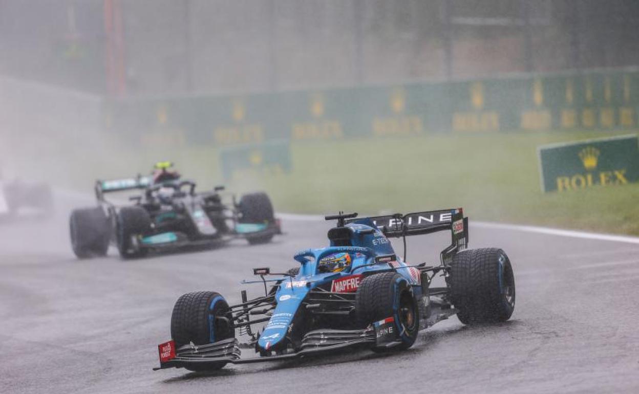 Alonso con el A521 en Spa