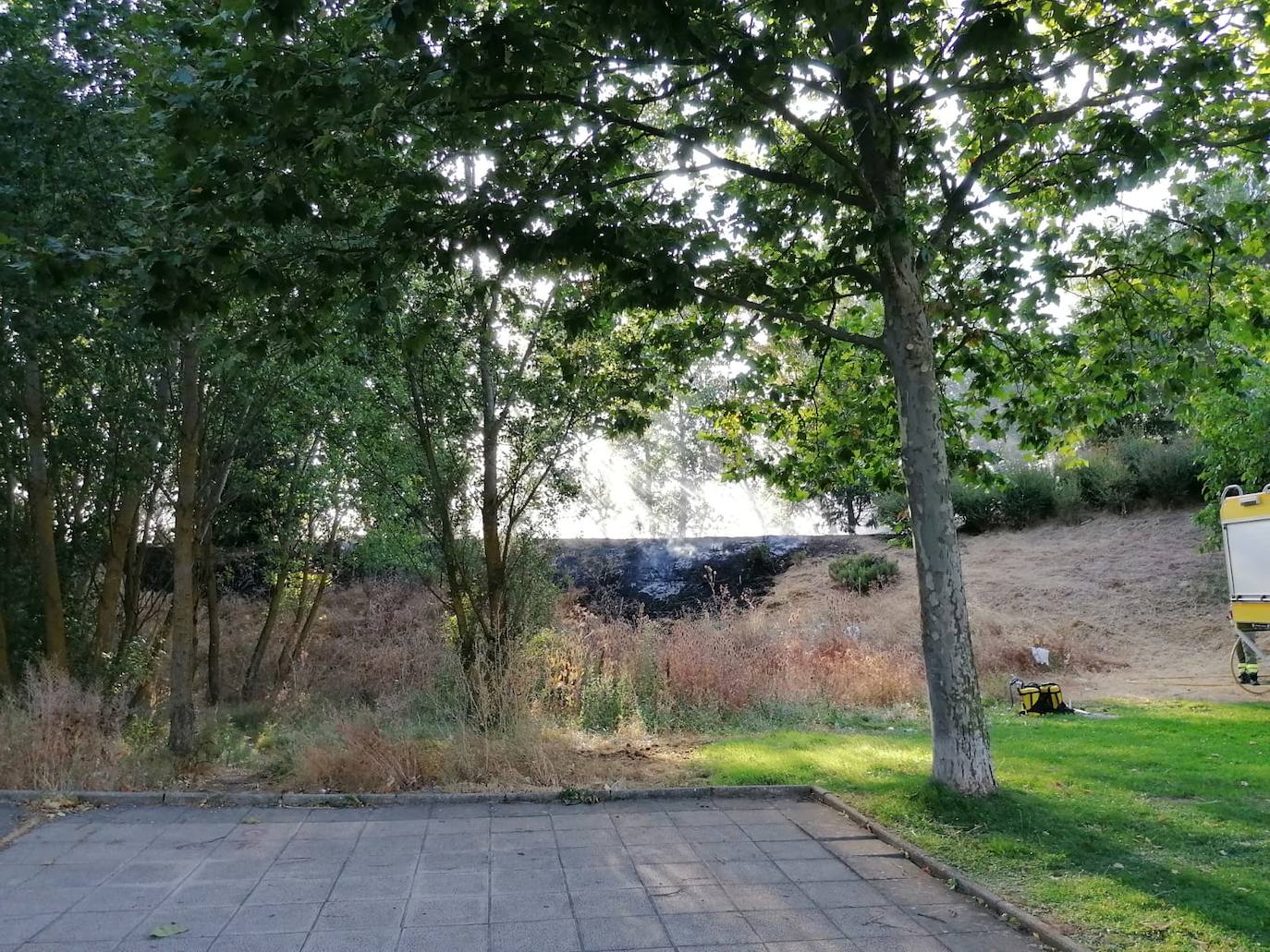 Fotos: Los bomberos intervien en un incendio en la zona de la Universidad de Burgos