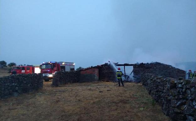 Han intervenido los Bomberos de Quintanar de la Sierra.