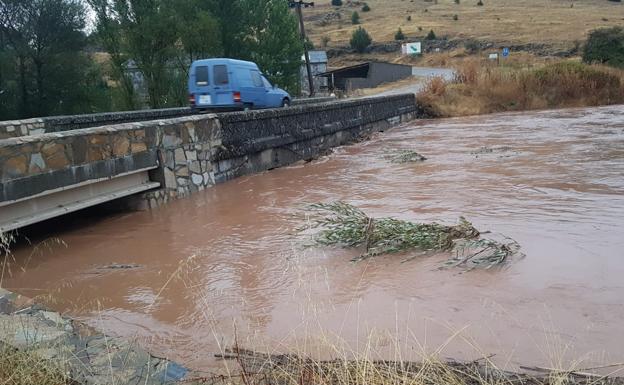 Situación del río Lobos en Hontoria del Pinar en la mañana del miércoles 1 de septiembre. 