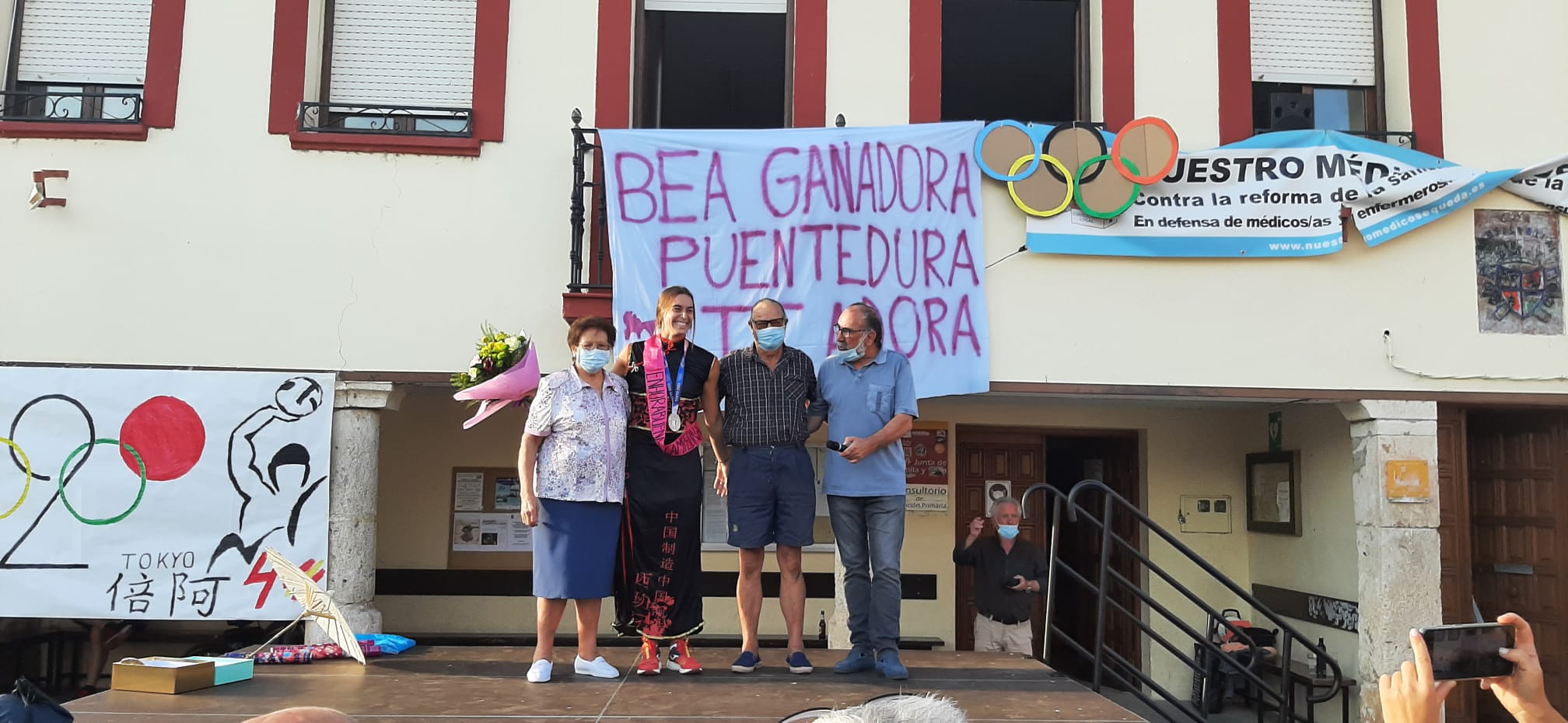 Fotos: Puentedura homenajea a su waterpolista y medallista olímpica Beatriz Ortiz
