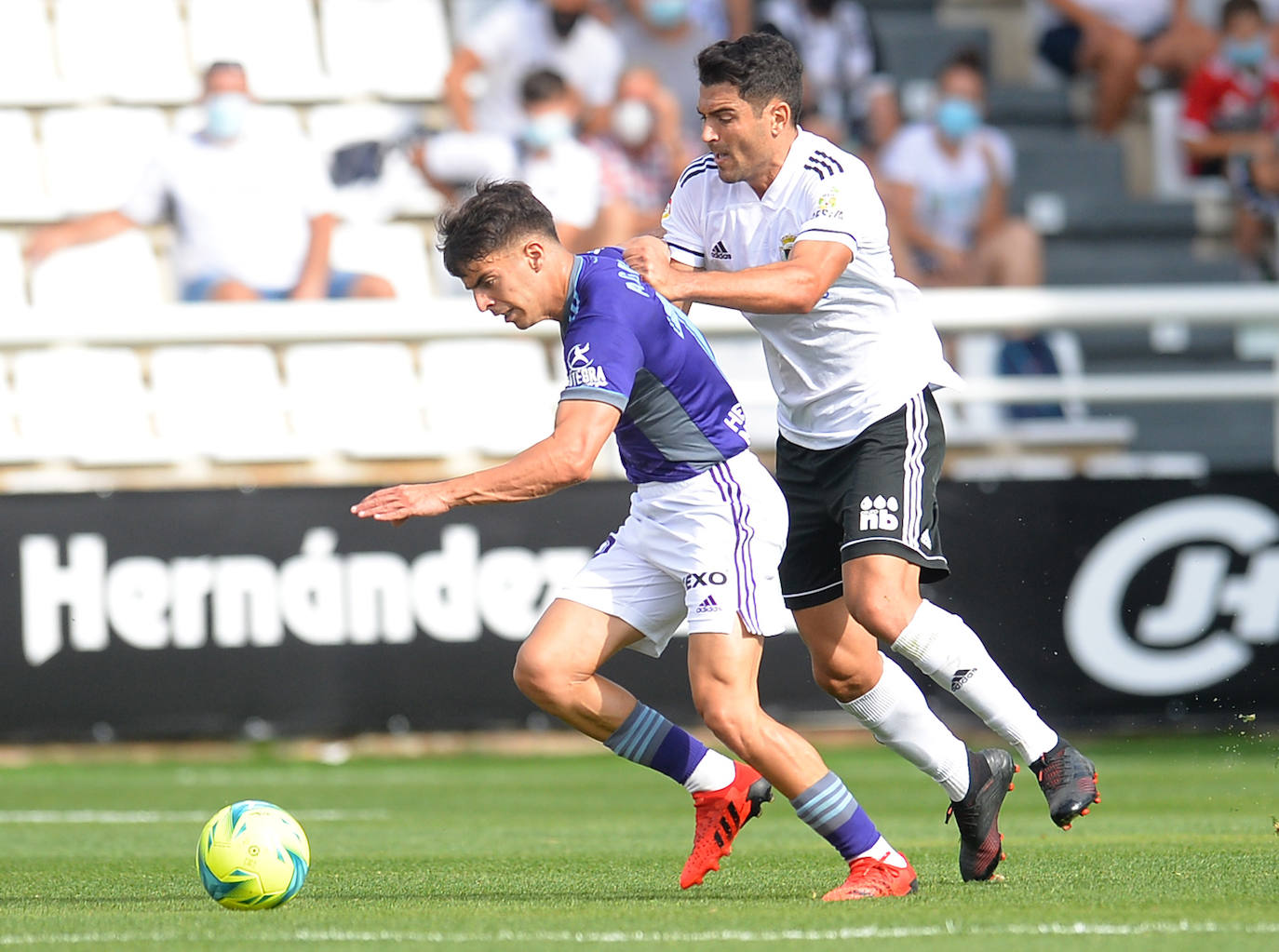 Fotos: El Burgos CF golea al Real Valladolid