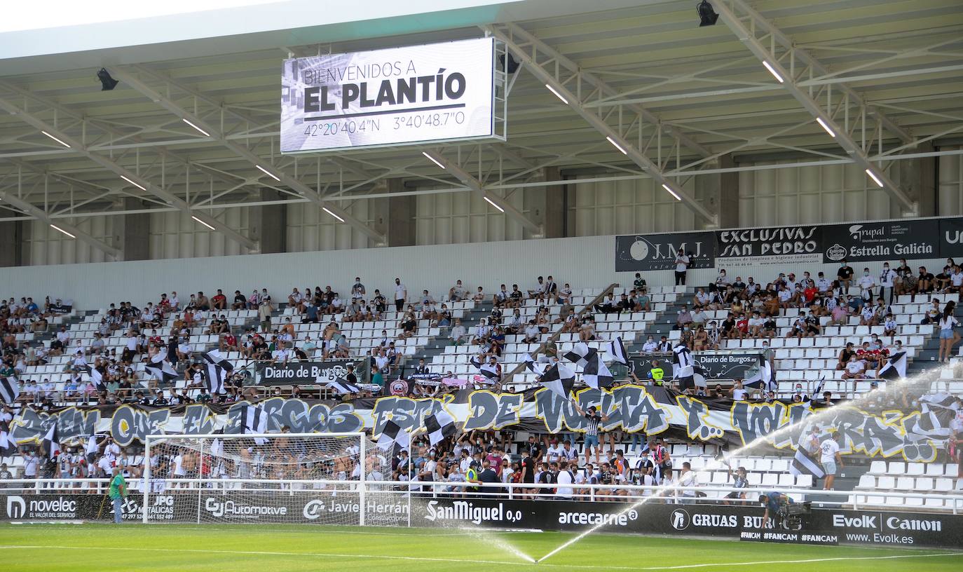 Fotos: El Burgos CF golea al Real Valladolid