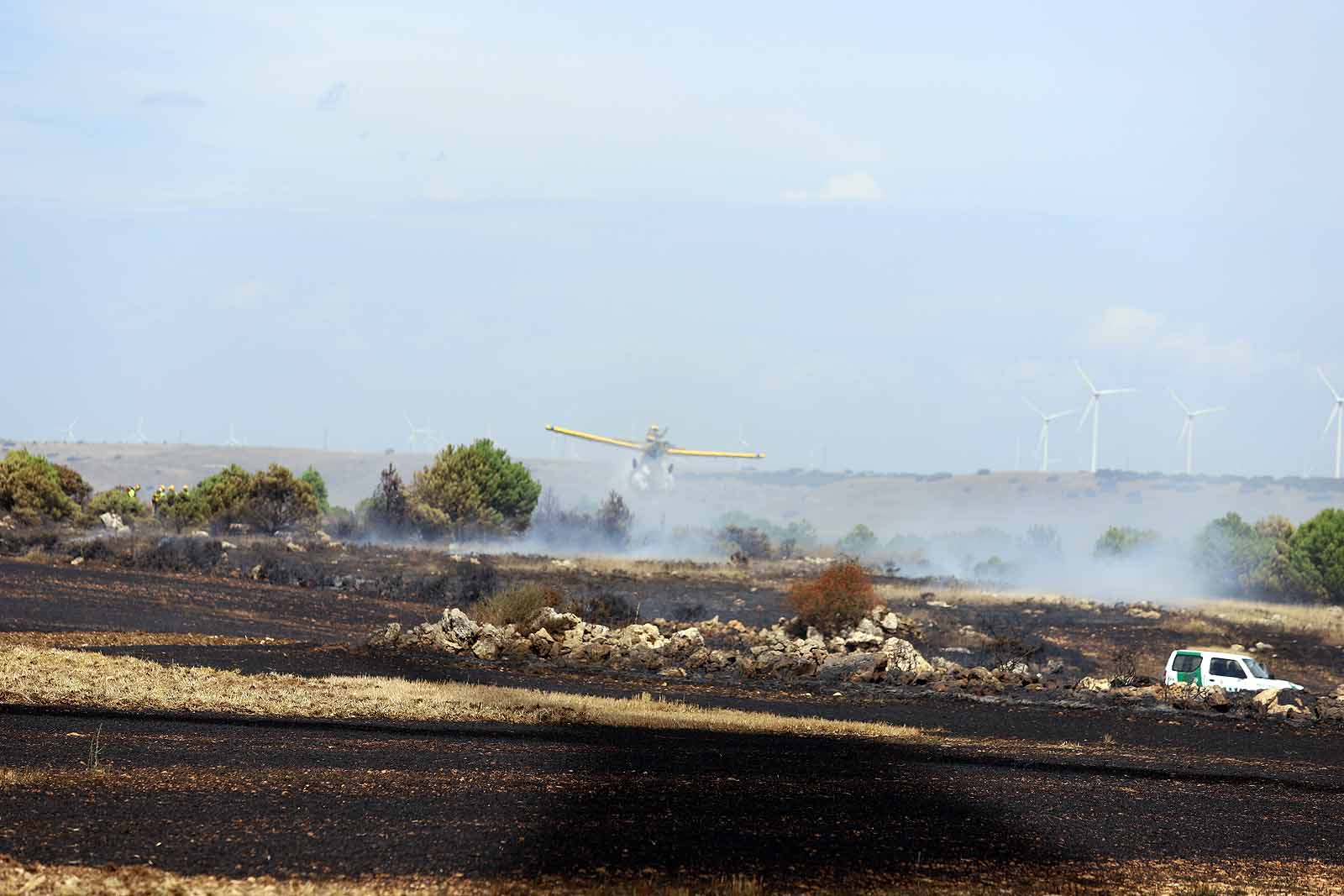 Fotos: Incendio en el parque eólico de Valle de Santibáñez