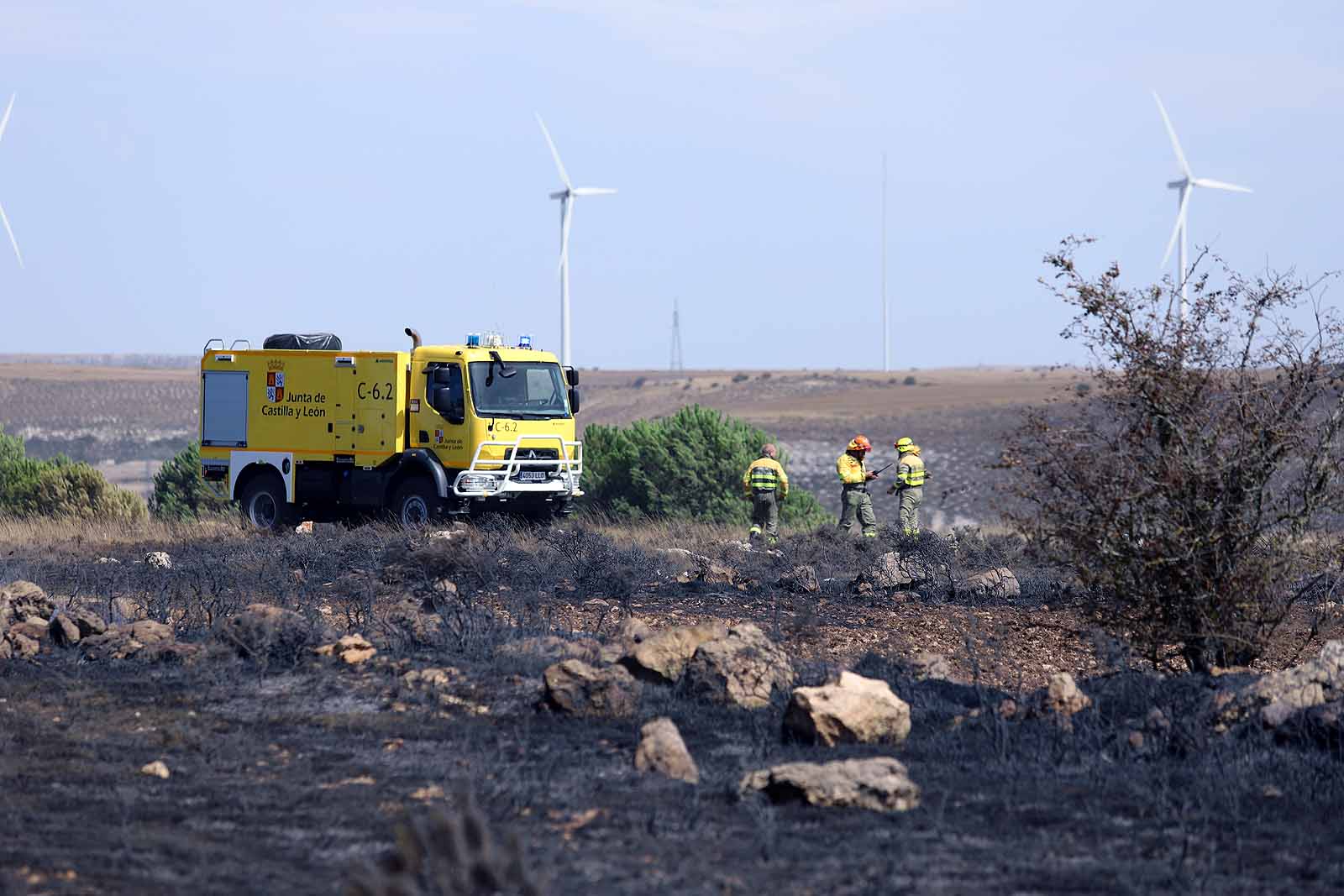 Fotos: Incendio en el parque eólico de Valle de Santibáñez