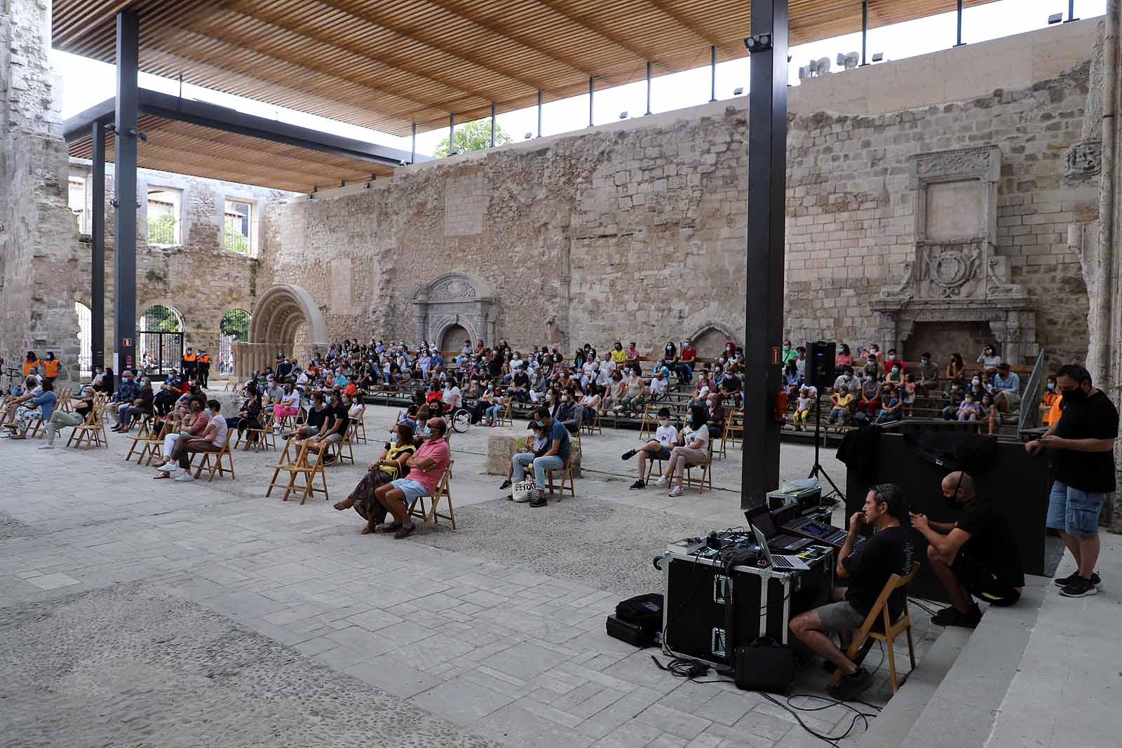 Circo, danza y teatro ya están en Burgos en una nueva edición del festival.