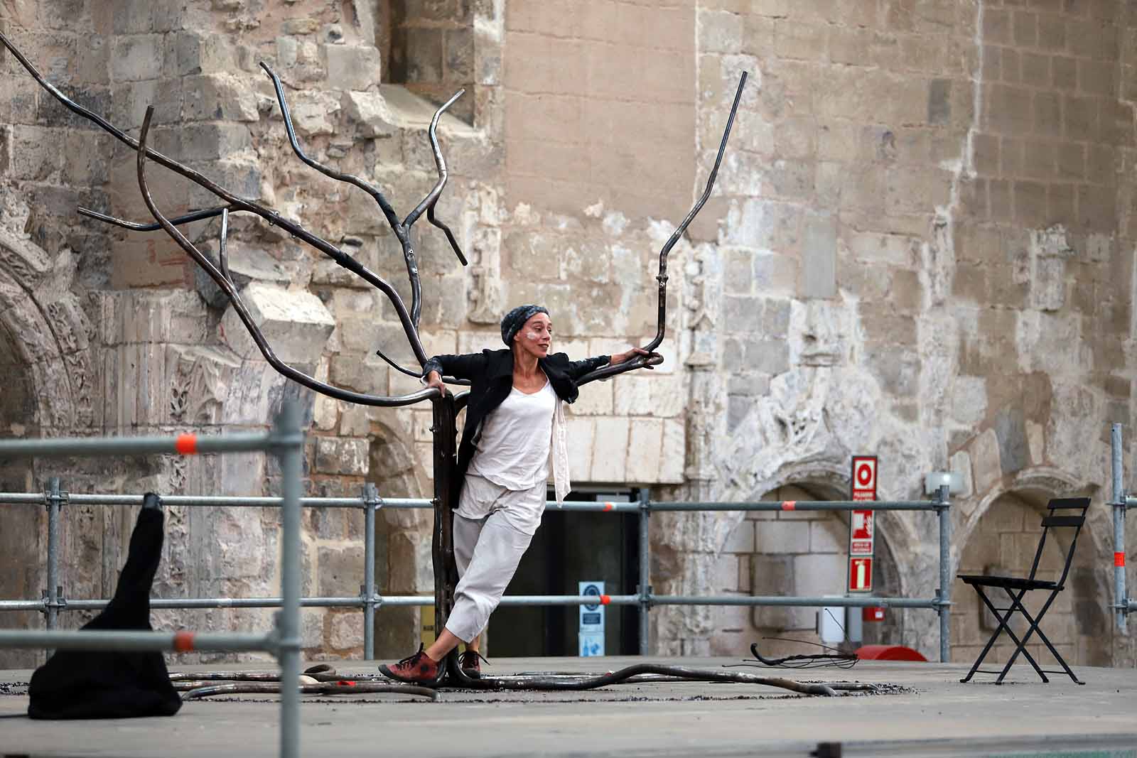 Circo, danza y teatro ya están en Burgos en una nueva edición del festival.