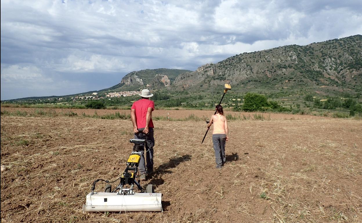 El verano pasado se estudio con georradar el terreno en el que se va a excavar.