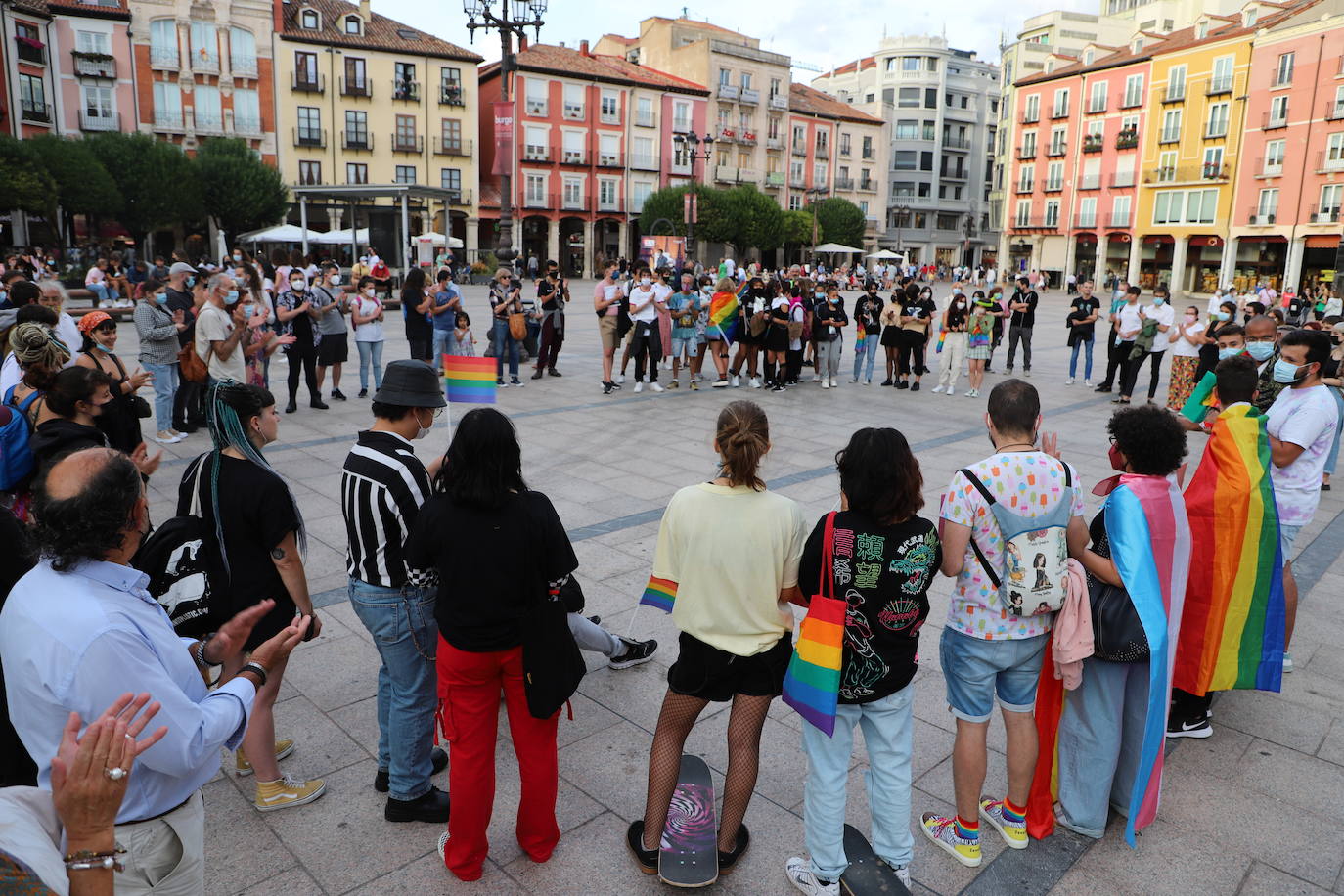 Concentración contra las agresiones homófobas en Burgos.