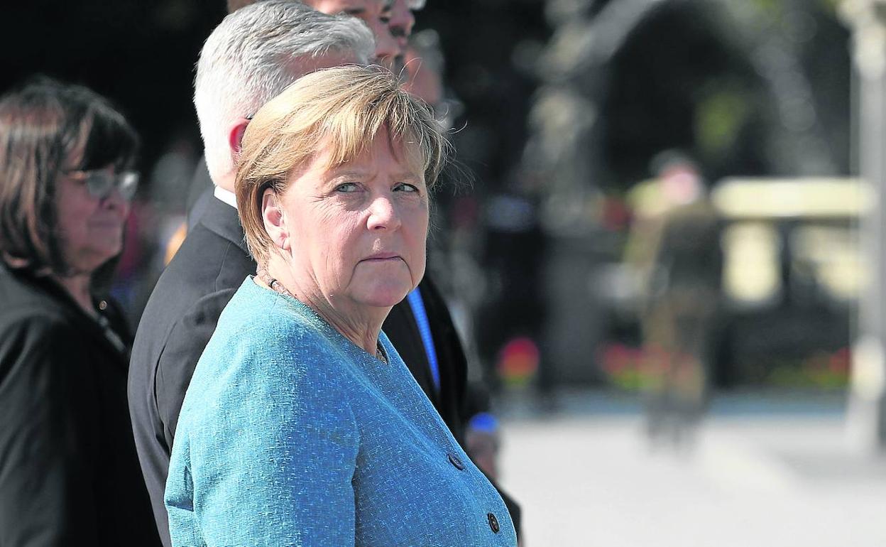 La mirada congeladora de Angela Merkel ha bastado muchas veces para frenar a sus rivales políticos. 