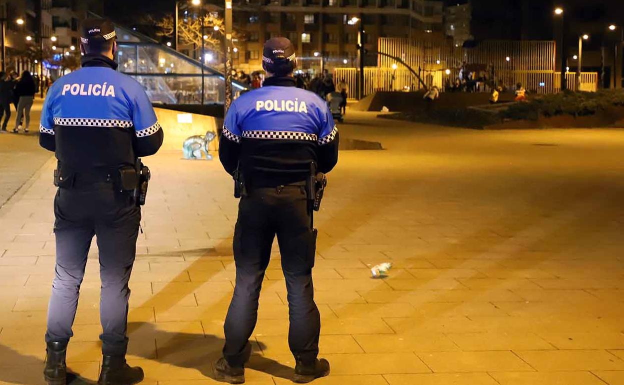 Agentes de Policía Local en operativos especiales como el desarrollado en Venerables.