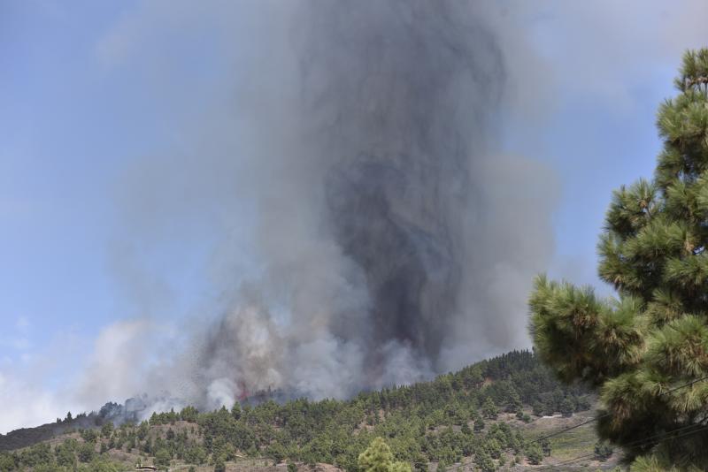 Fotos: El volcán en La Palma entra en erupción