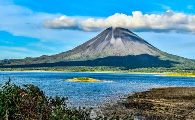 El Arenal es todo un reclamo turístico en Costa Rica..