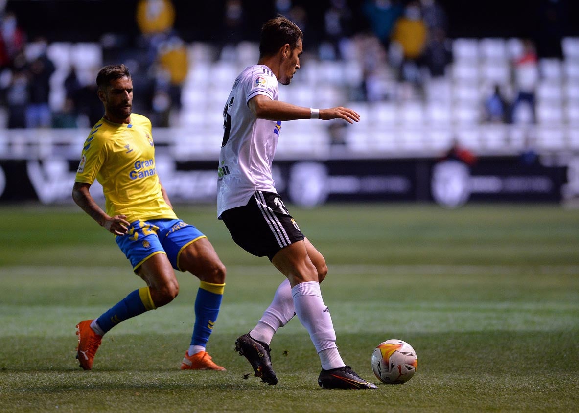 Fotos: El Burgos CF suma un empate frente a Las Palmas