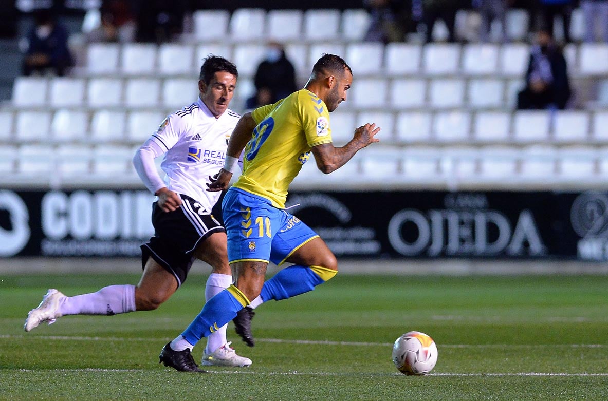 Fotos: El Burgos CF suma un empate frente a Las Palmas