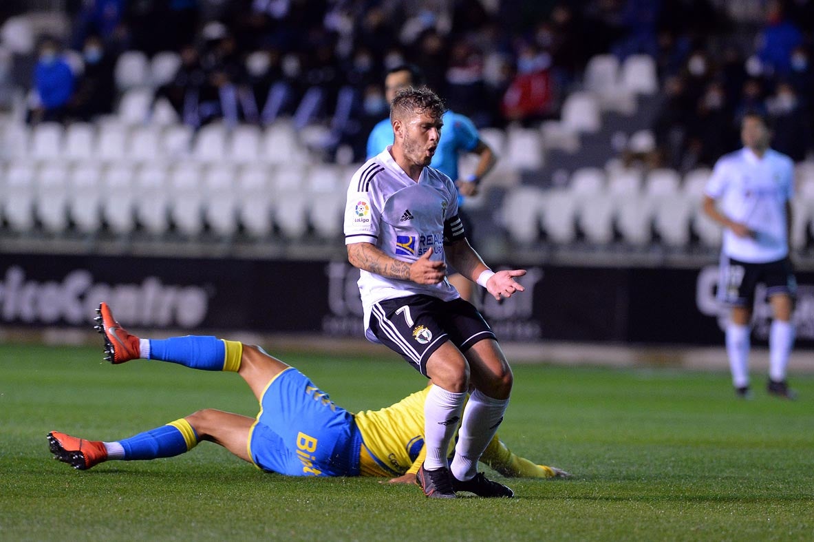 Fotos: El Burgos CF suma un empate frente a Las Palmas